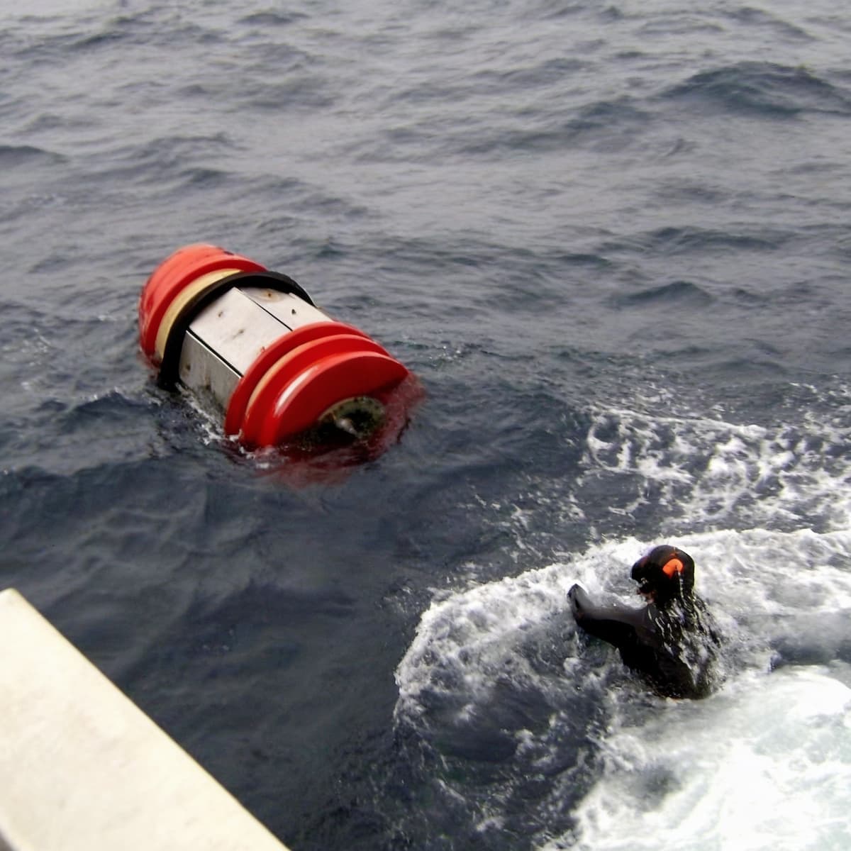 Subsea tool recovery