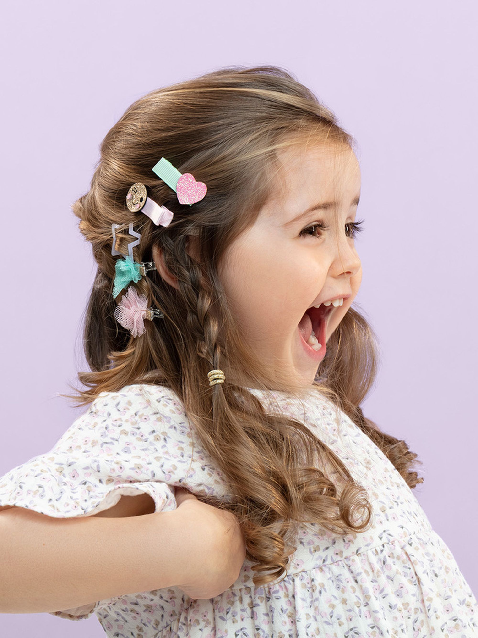 https://a.storyblok.com/f/236385/720x960/7a106bc482/kids_haarklammern_188_72dpi_ange.jpg
