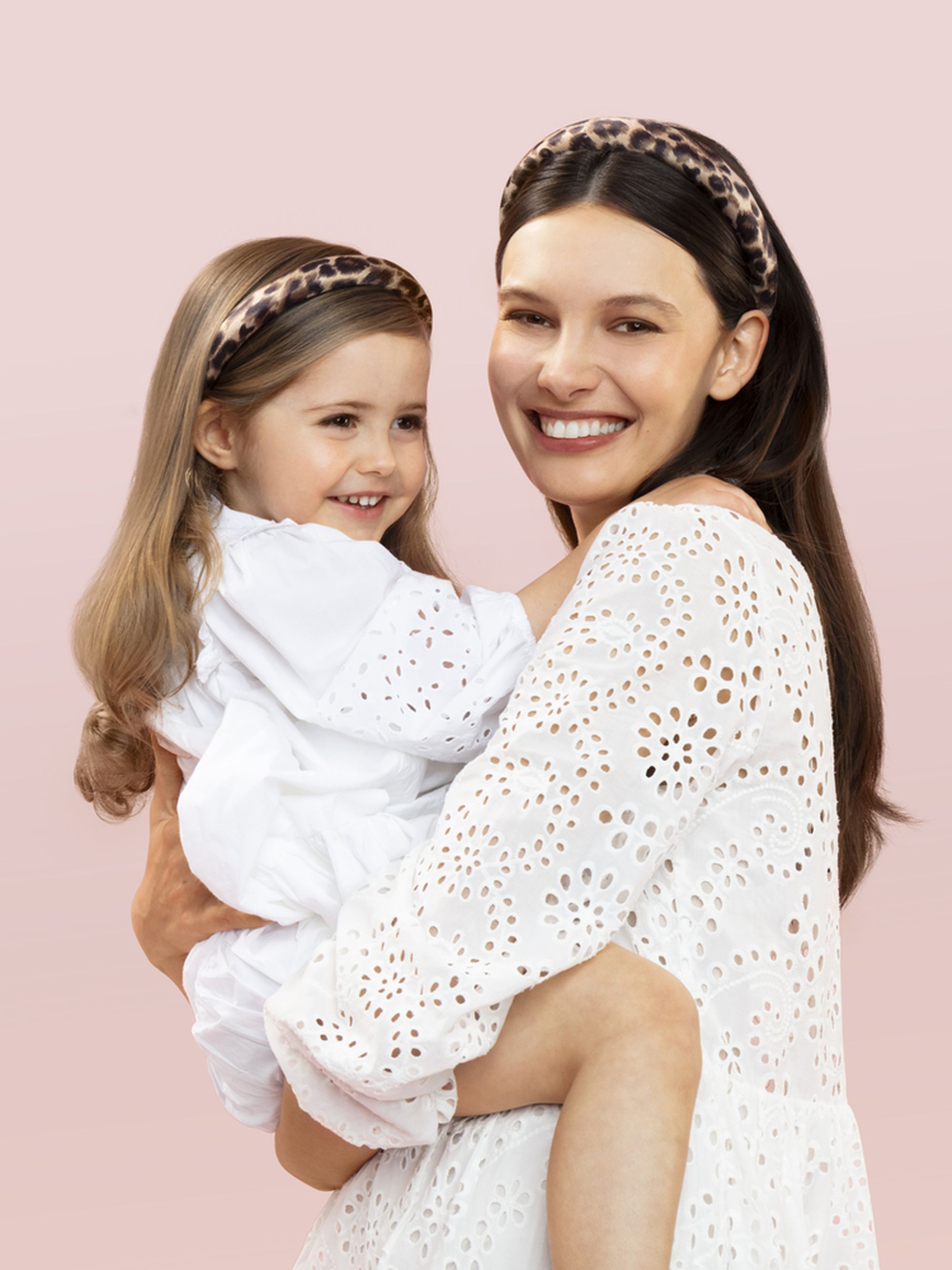 https://a.storyblok.com/f/236385/750x1000/05bfad9a43/hairhero_haarreifen_085-2-1.jpg