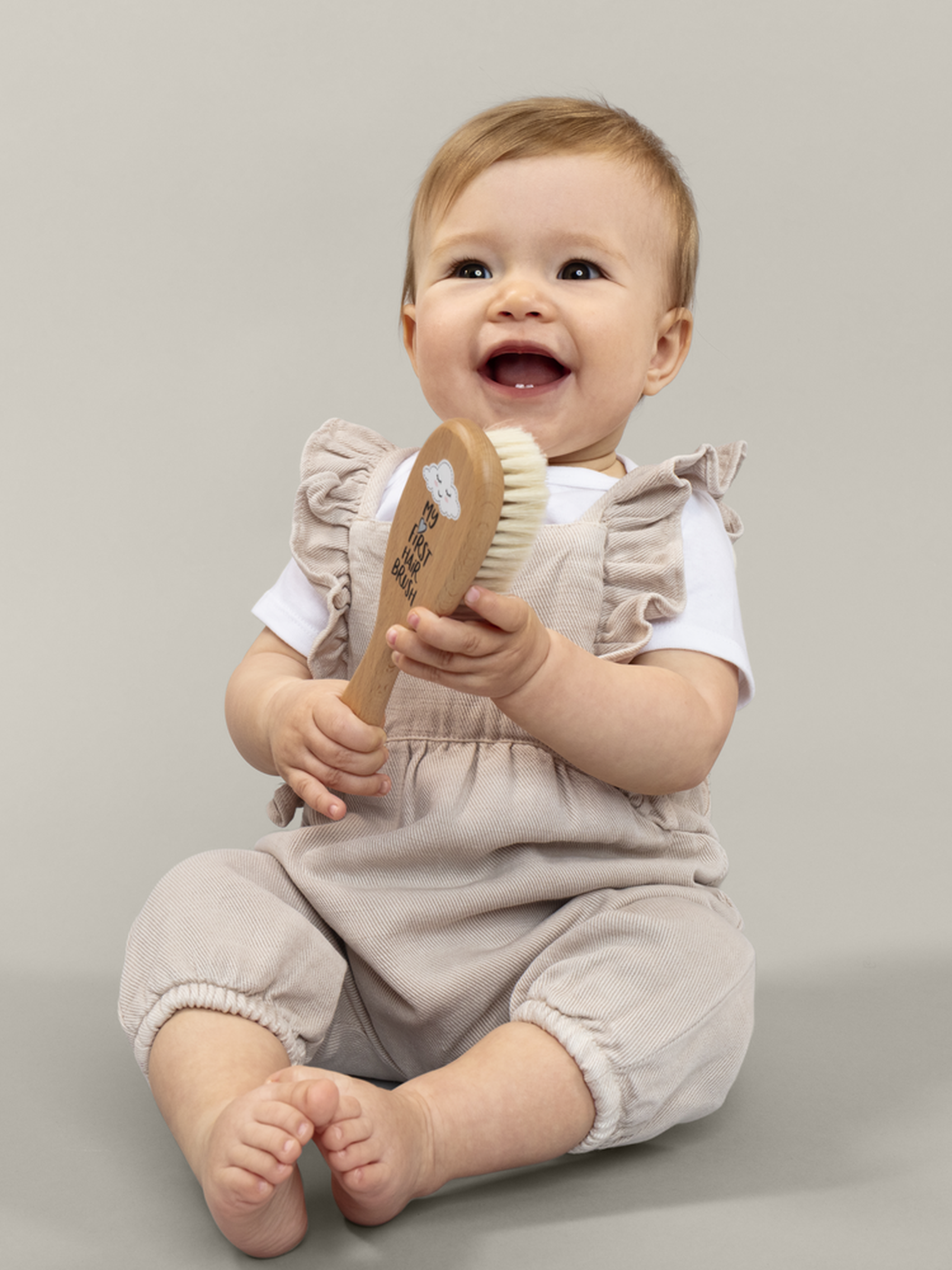 https://a.storyblok.com/f/236385/750x1000/a603db05f3/baby_haarburste_0151-2.png
