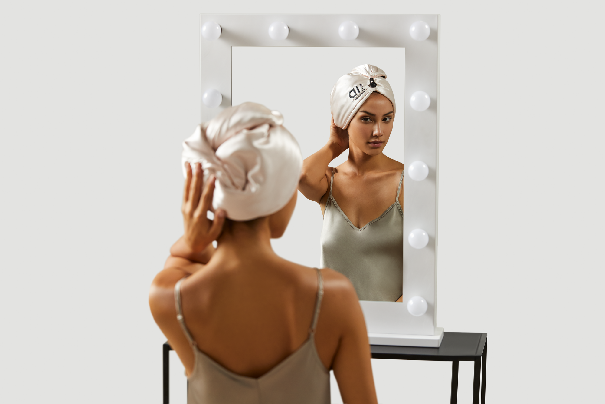 https://a.storyblok.com/f/236385/8347x5565/d41288c824/pa_id_turban_anwendung_01_777_72dpi_srgb.png