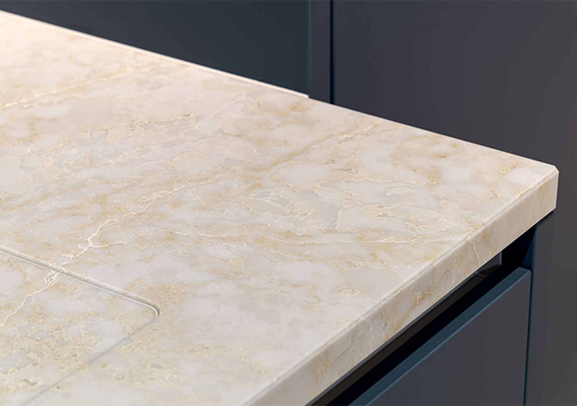 6. BQS Crema Fiore quartz
