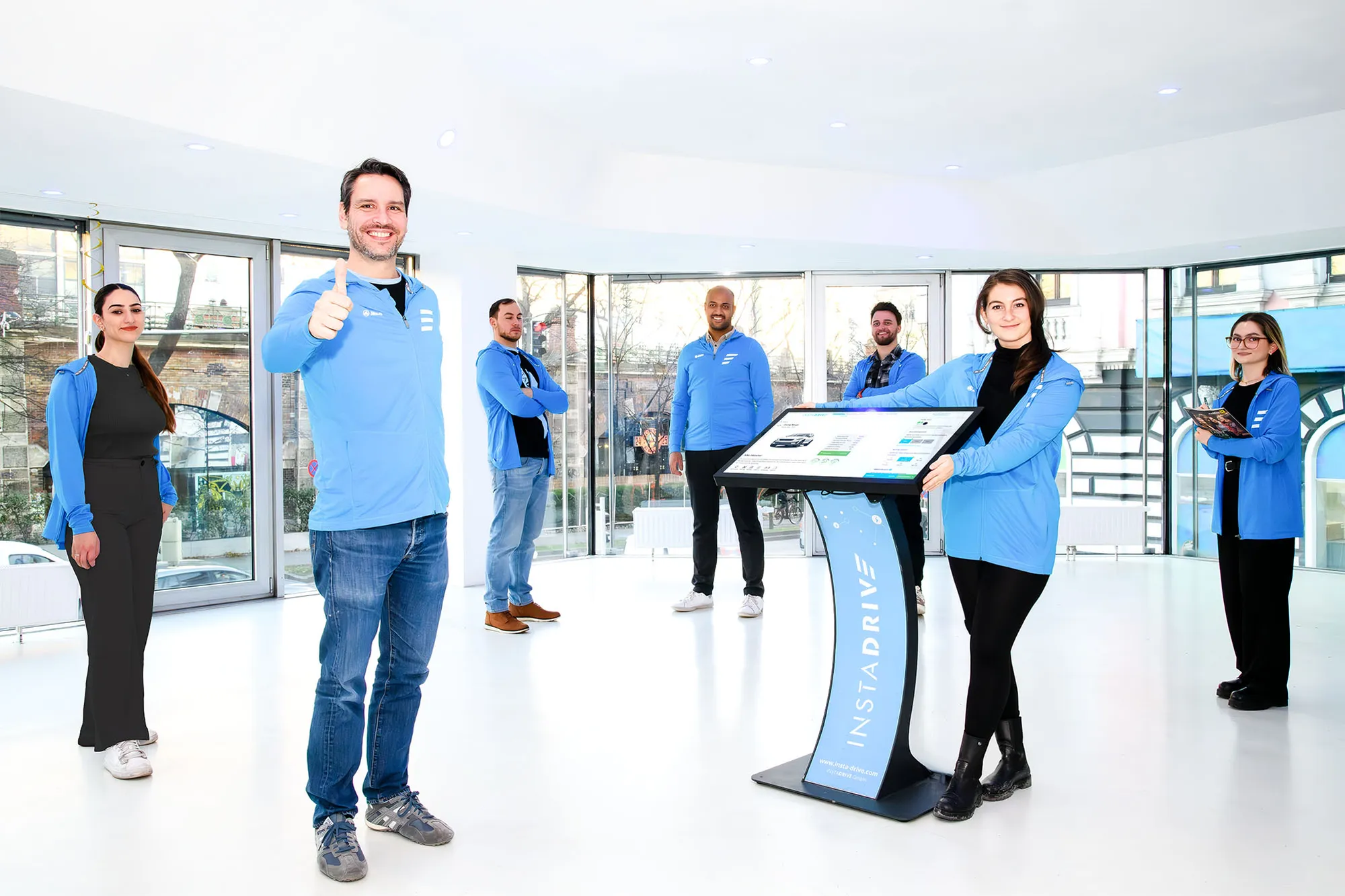 Showroom mit Mitarbeitern