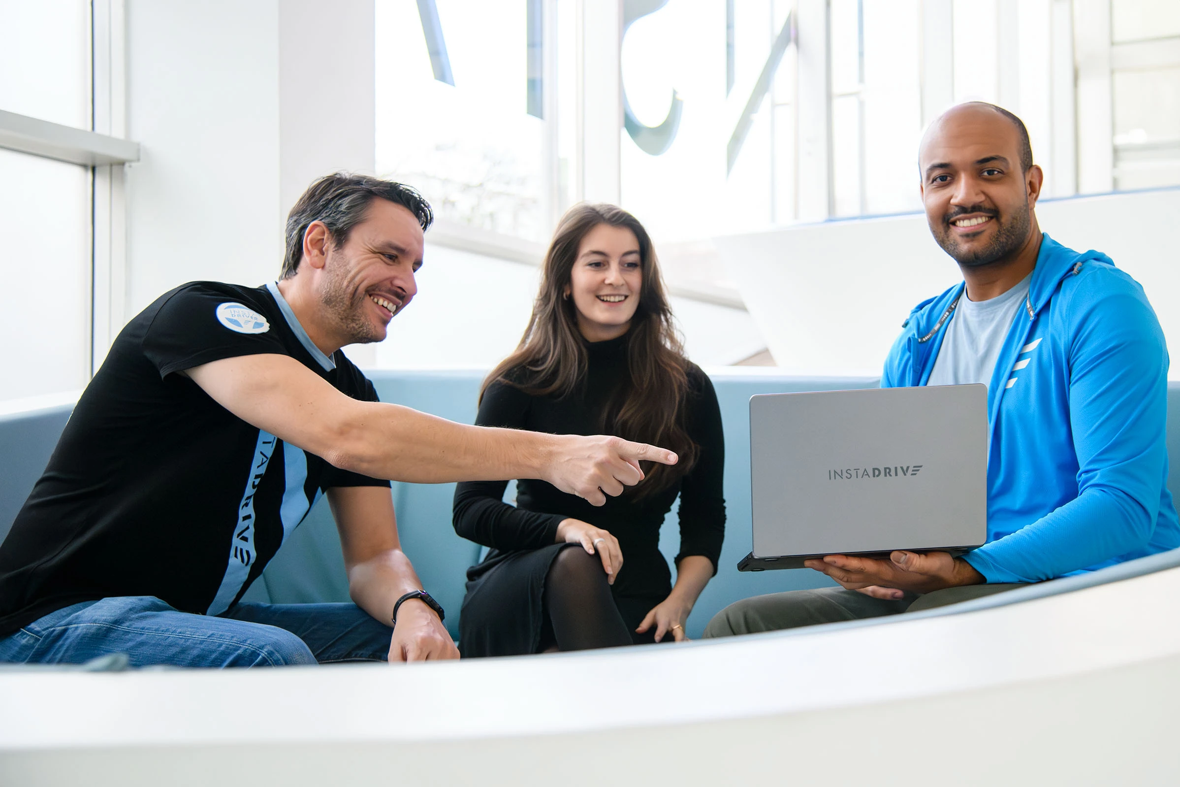 kundenservice INSTADRIVE eauto leasing
