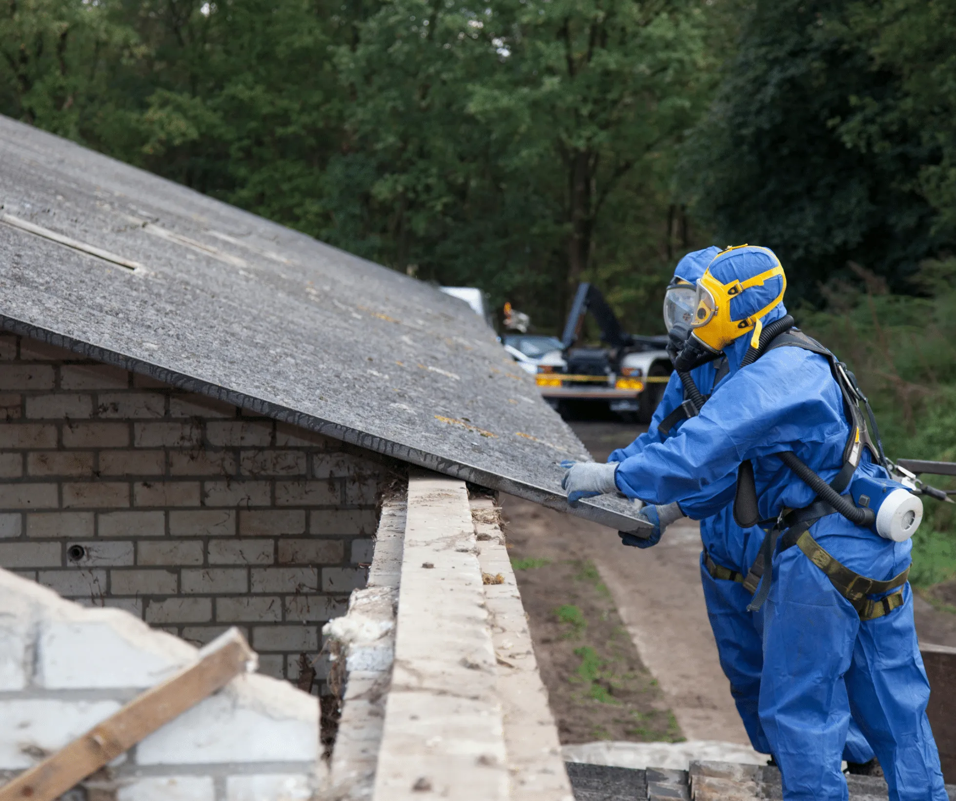Can Asbestos be put in a mixed waste skip?