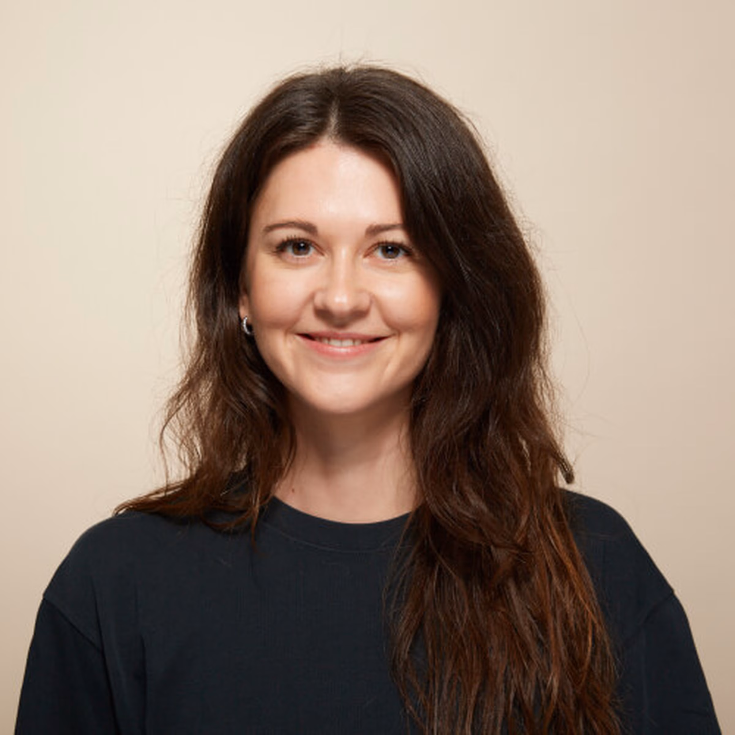 Quadratisches Portraitfoto von Virginia Schaefer