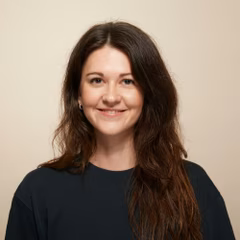 Quadratisches Portraitfoto von Virginia Schaefer