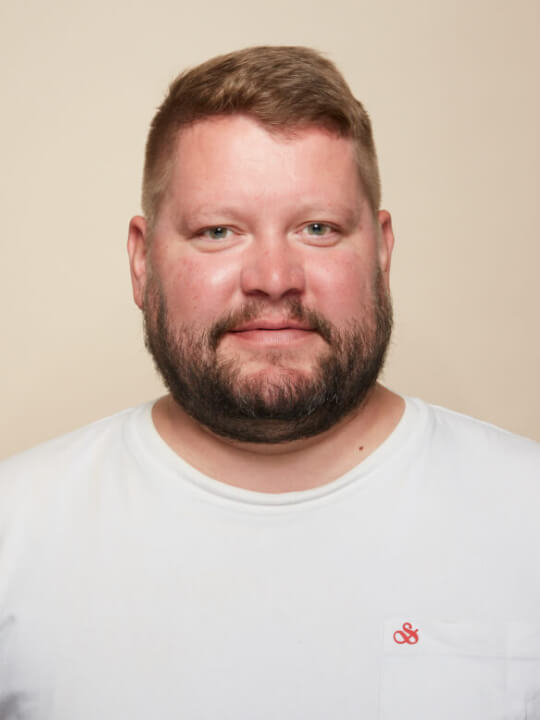 Portraitfoto von Sascha Holfeld