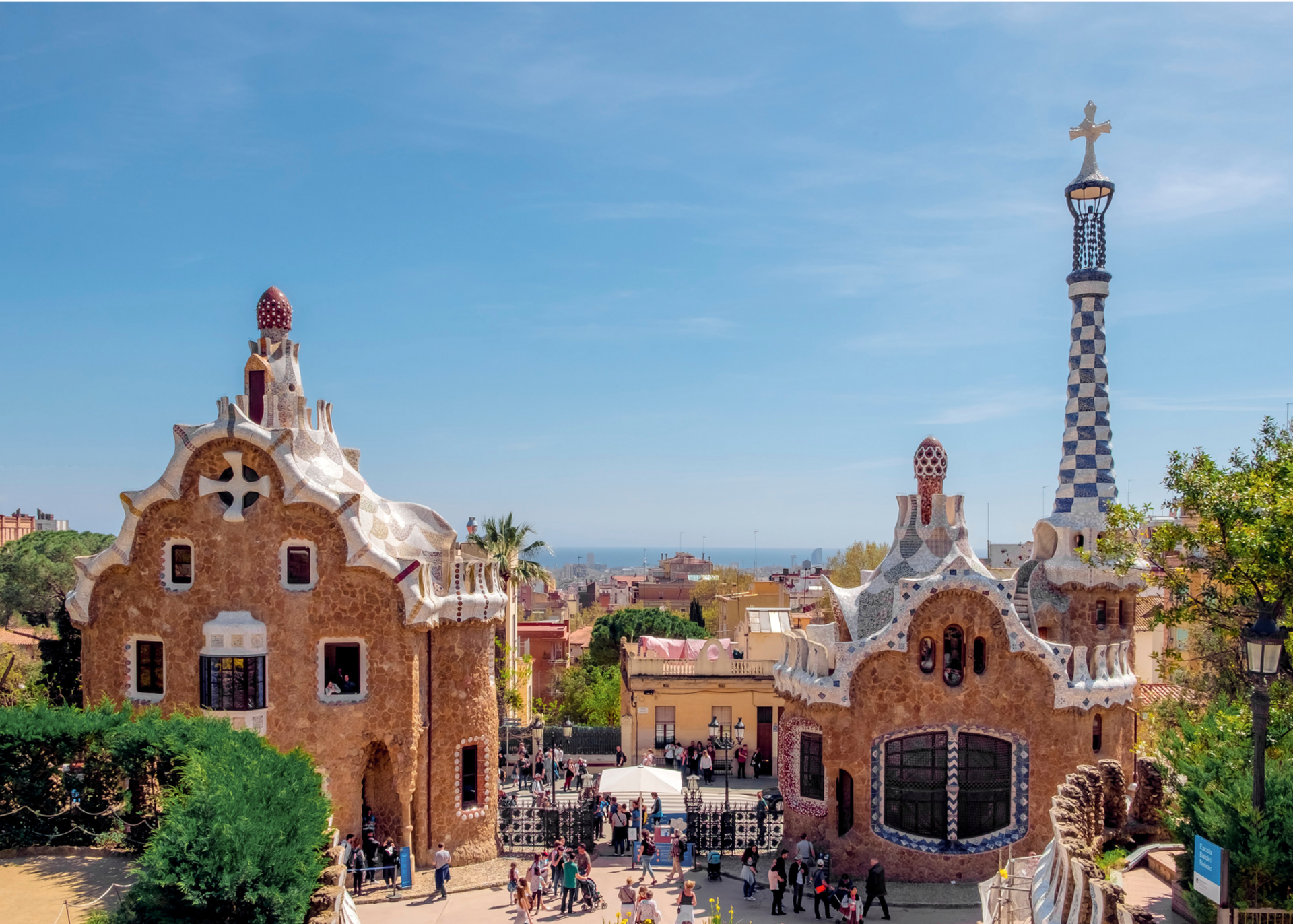 Crowd At Park Gu╠êell
