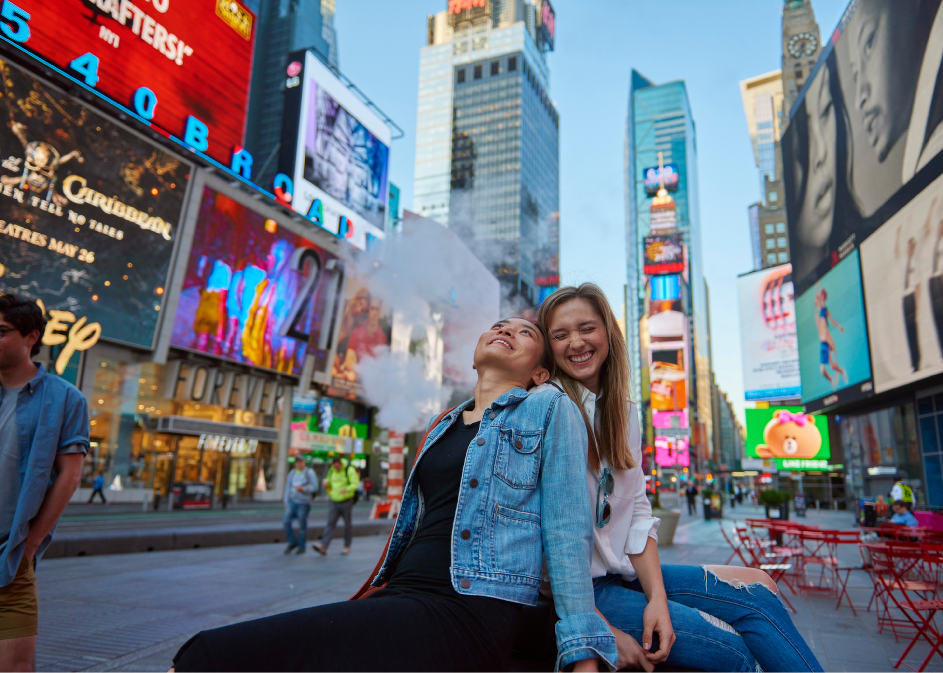 Studenten lachen op Times Square