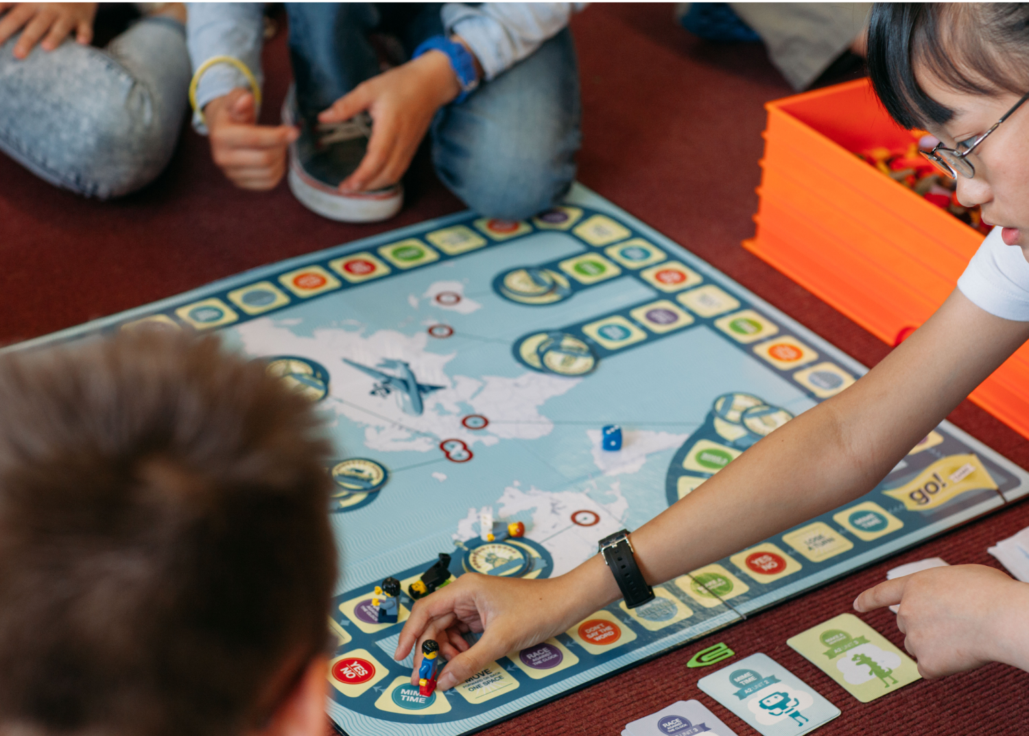 學生玩遊戲