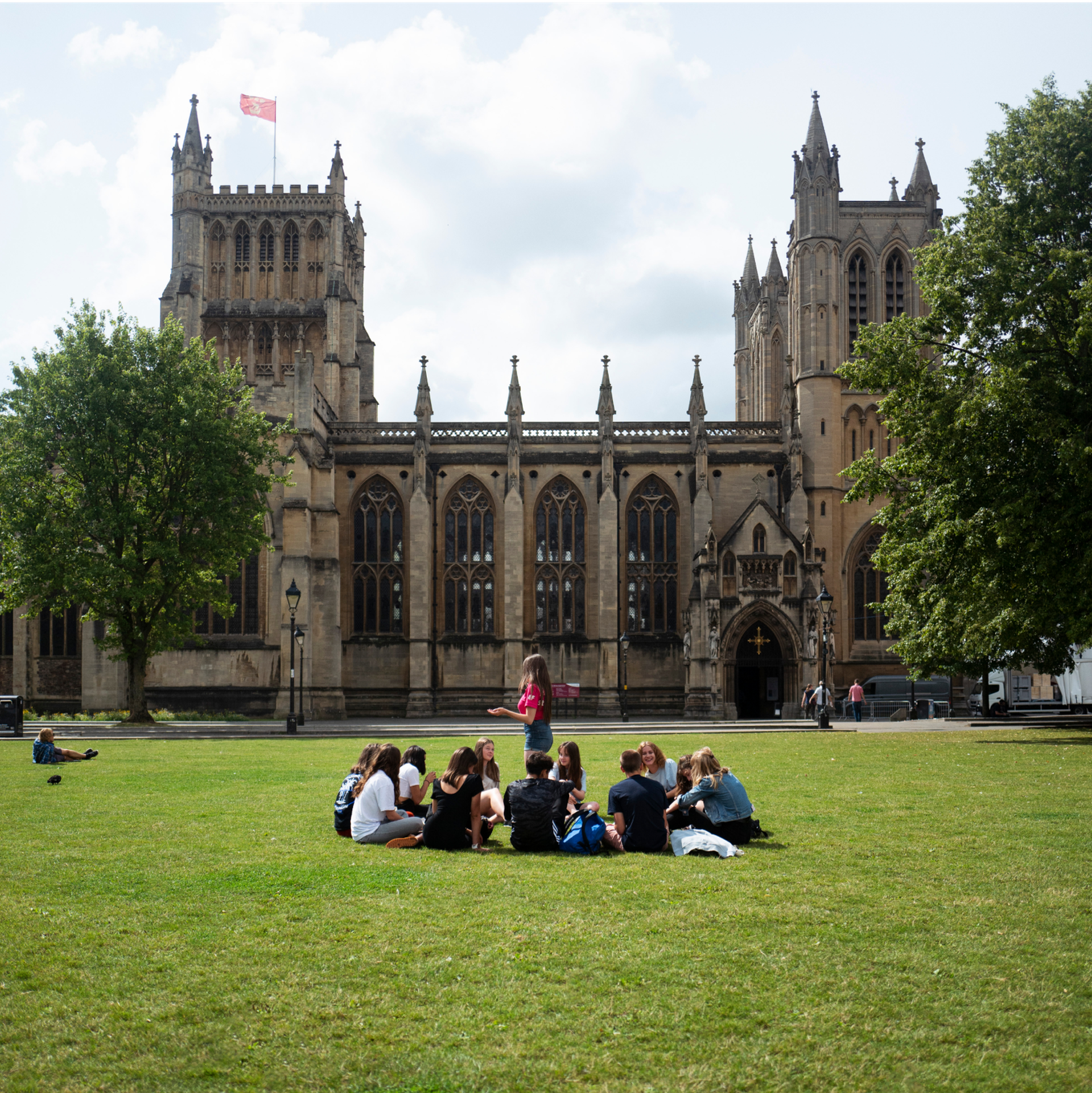 Students And EF Leader Sightseeing