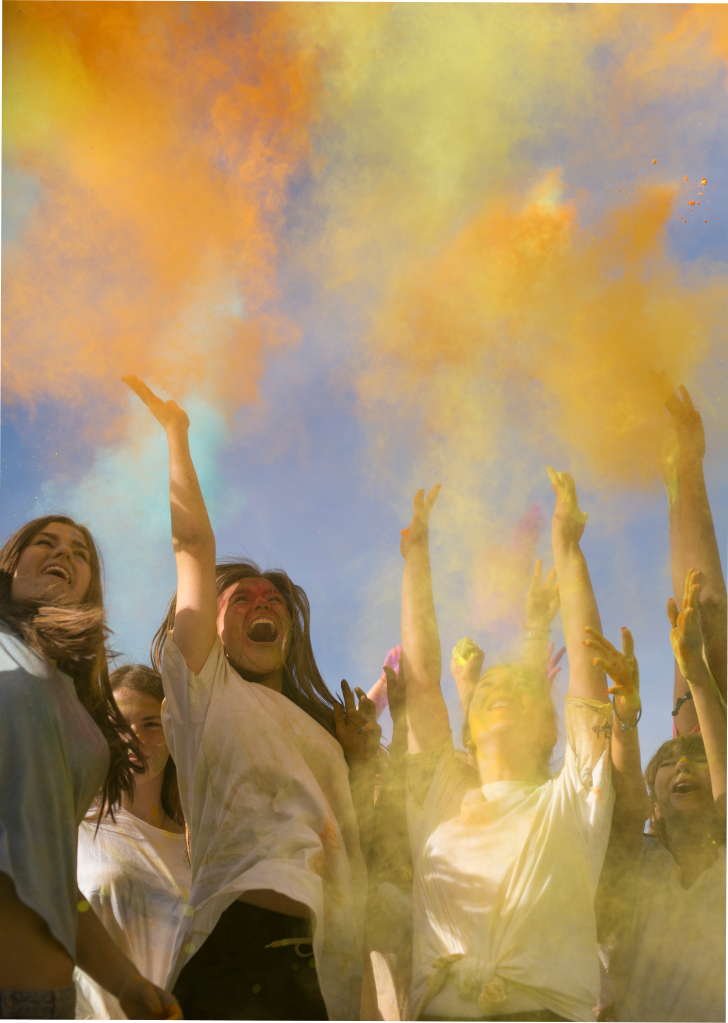 Studenti hrají Holi