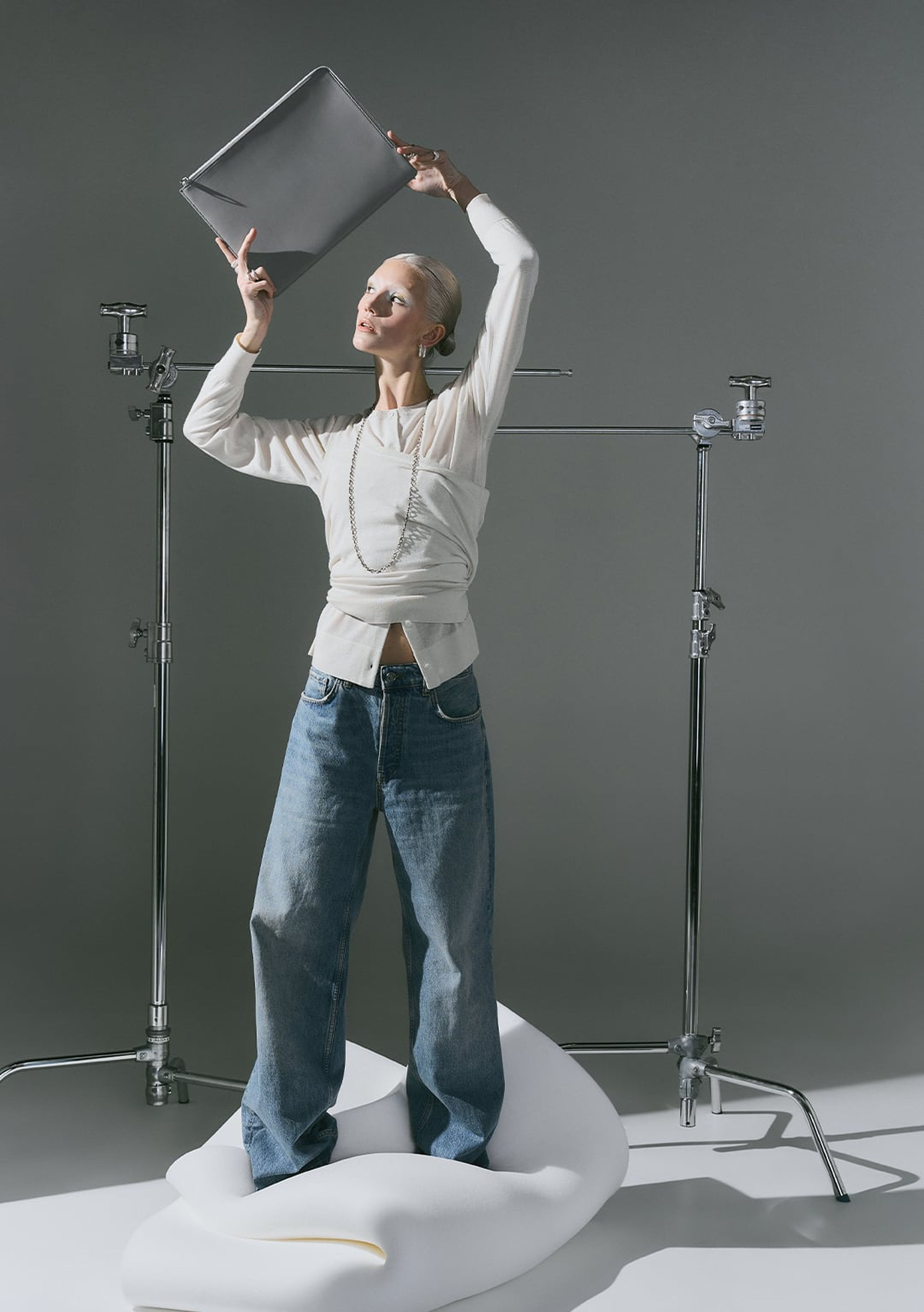 Phone Case Wavy Mineral Blue/Transparent iPhone 17e - Holdit