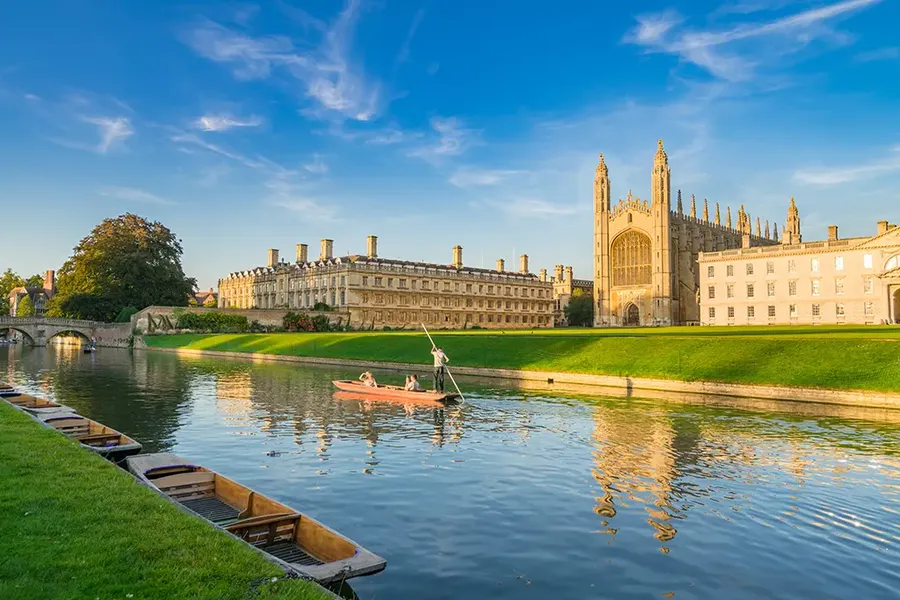 people punting on river cam in Cambridge, East of England, UK