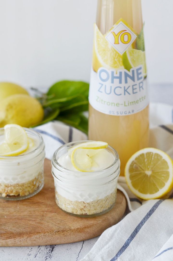 zitronen limetten cheesecake im glas mit YO