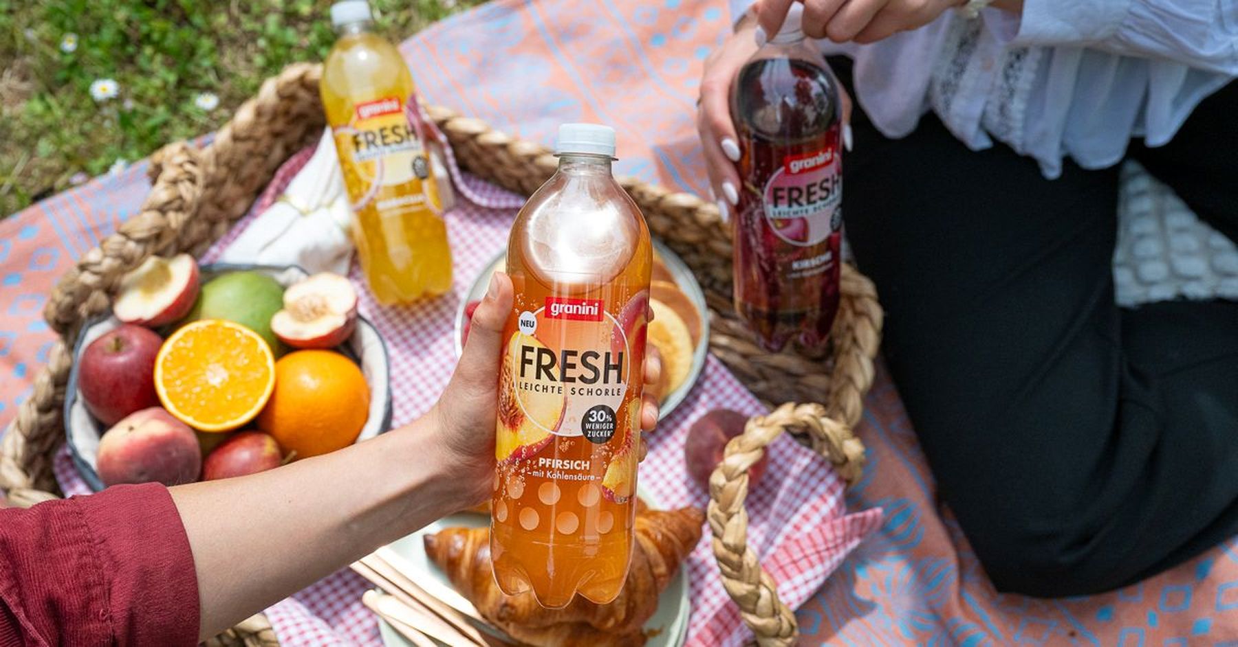 Picknickszene mit granini FRESH im Fokus