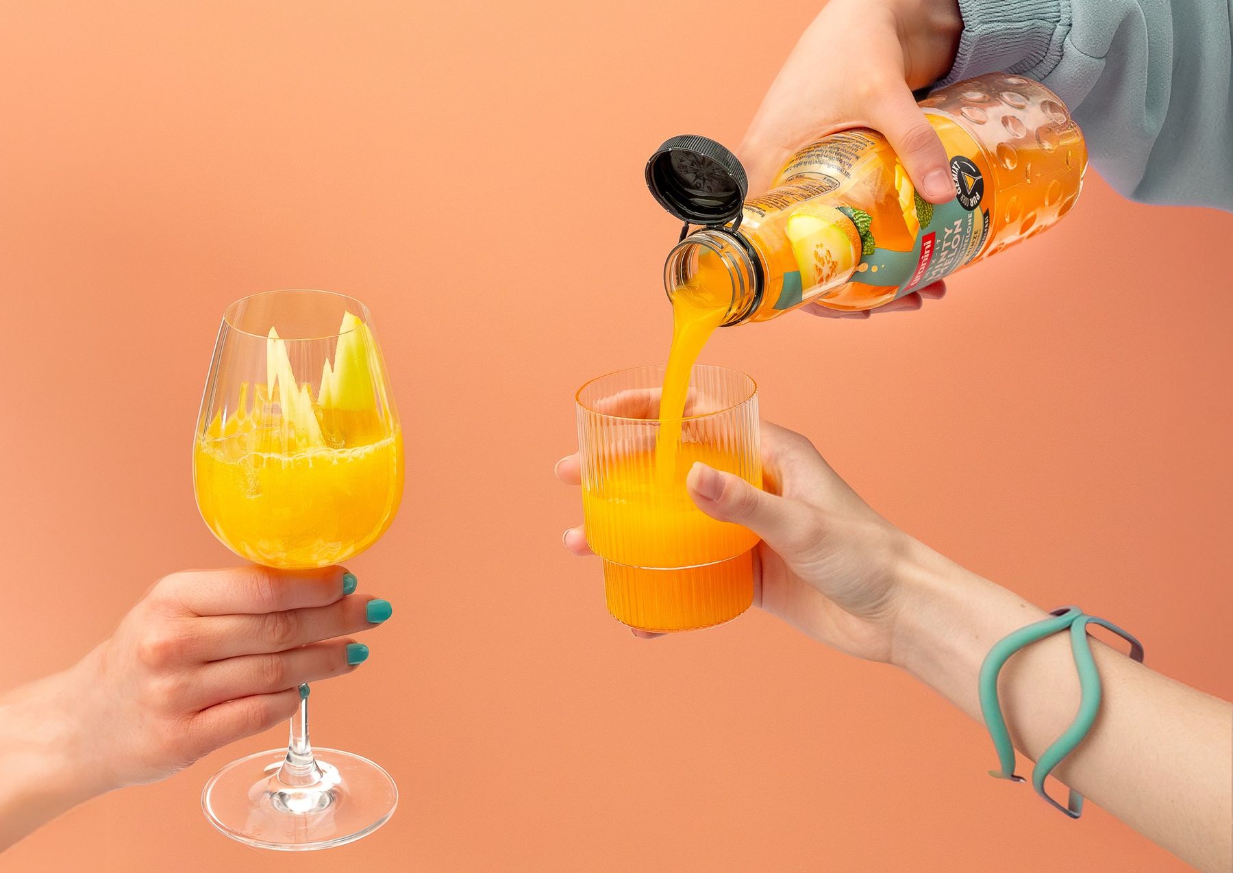 granini - mixit - 03 hands web 01 - 9379 A
