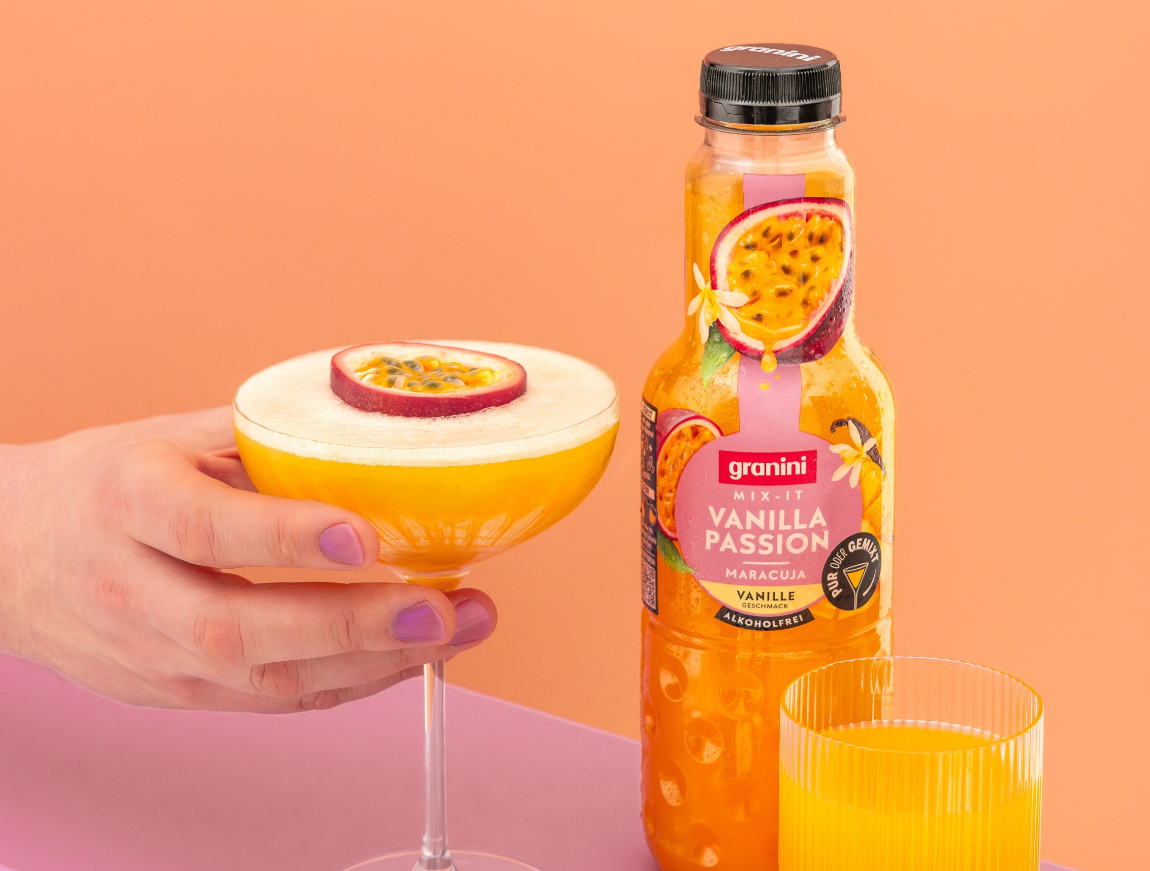 granini - mixit - 03 hands web 03 - 9642 (1)