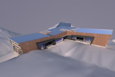 Ein modernes, kantiges Gebäude mit hellem Dach und Holzfassade, eingebettet in eine verschneite Landschaft unter freiem Himmel.