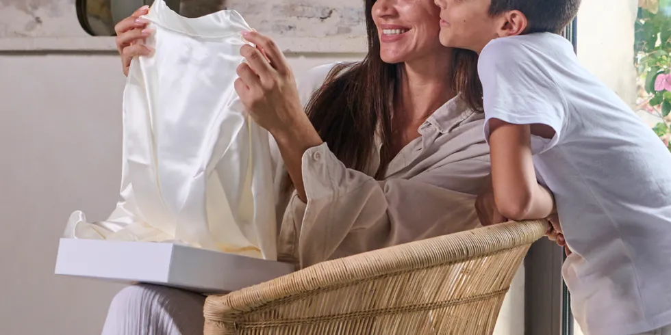 Idées cadeaux en soie (kimono en soie, chouchou en soie)