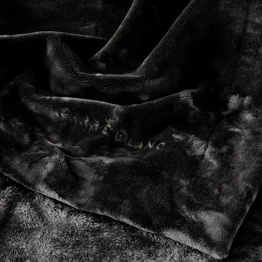 Comment laver son plaid polaire et préserver sa douceur ?