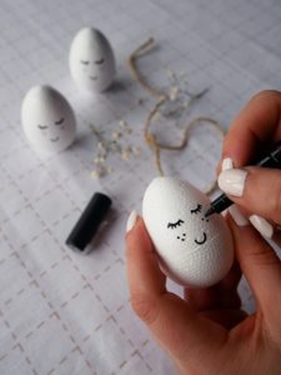 DIY Pâques : la boîte à oeufs décorative