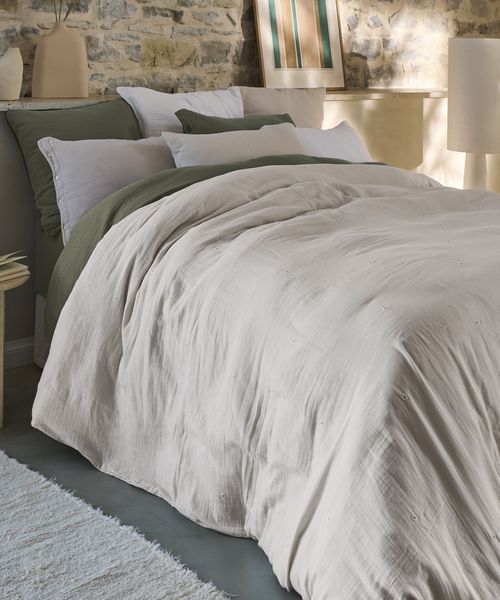 Les secrets du toucher : comment le tissage d'un tissu influence le confort de votre linge