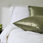 Comment laver et entretenir une taie en soie sans l’abîmer ?