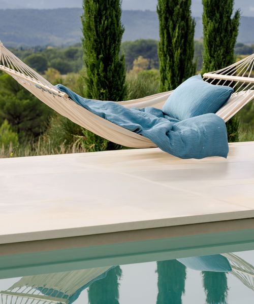 Quels sont les textiles pour un été entre maison et extérieur ?