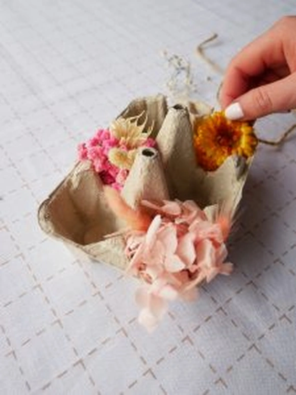 DIY Pâques : la boîte à oeufs décorative
