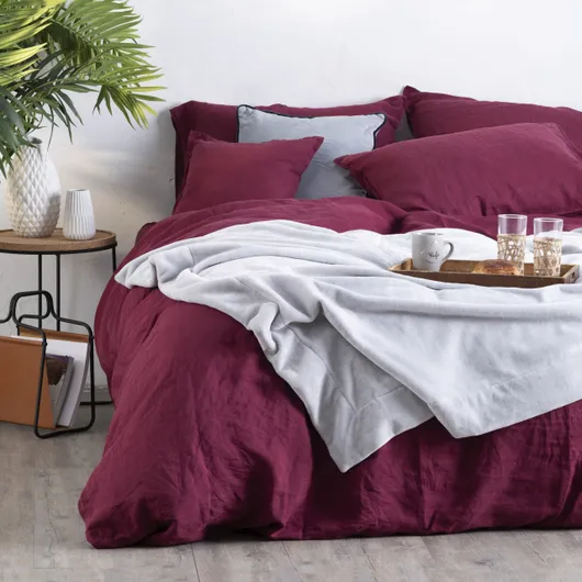 Plaid, couvre-lit, boutis… comment décorer son lit ?