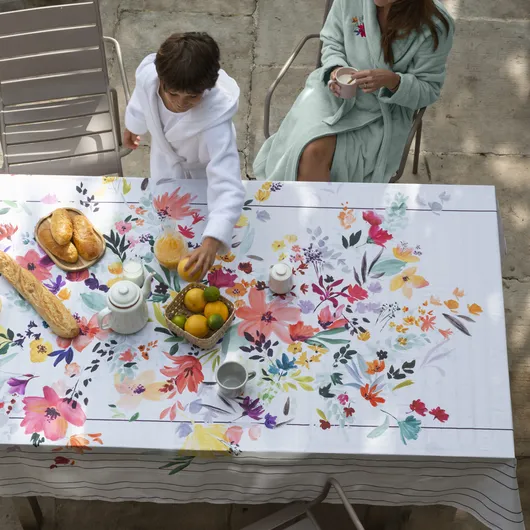 Quelle nappe pour décorer ma table de jardin ?