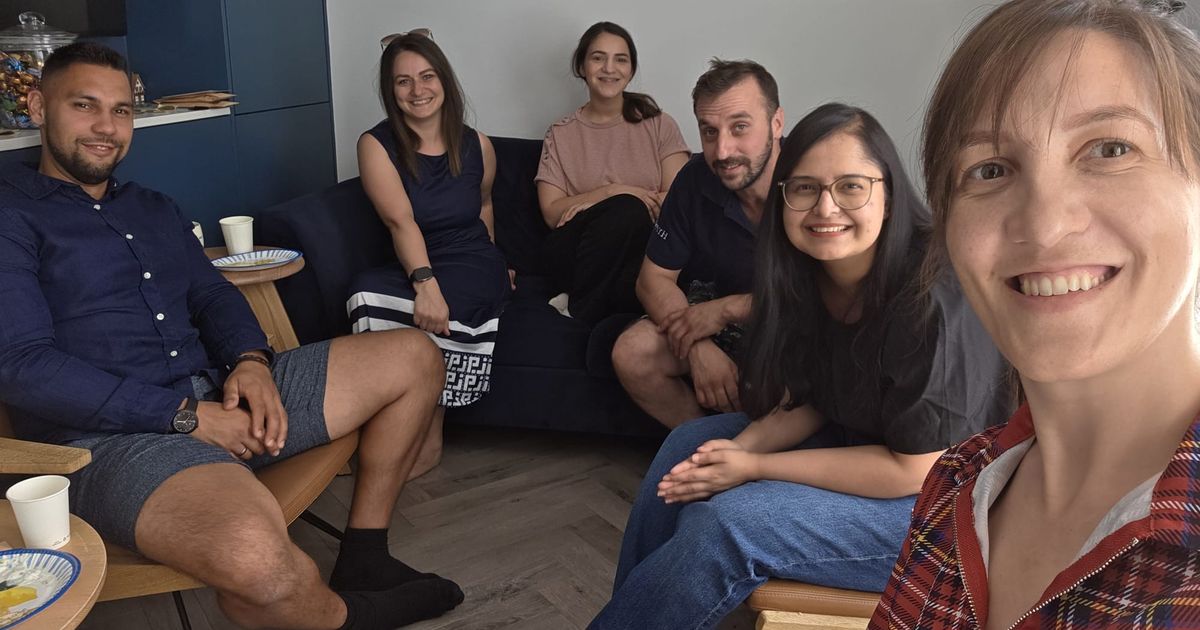 Twelve People Telling True Stories - Phone-Free, Alcohol-Free, Central London