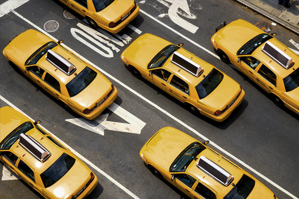 https://a.storyblok.com/f/243938/600x400/58ad238285/half_fleet-management-taxis.webp