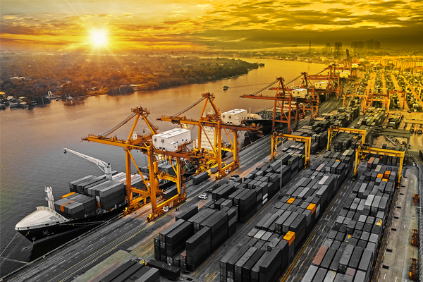 https://a.storyblok.com/f/243938/600x400/ea09bfd793/half_freight-yard.webp