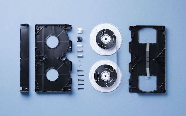 Adaptateur VHS-C Vers VHS Pour Numériser Ses Cassettes - Neuf (ouvert)