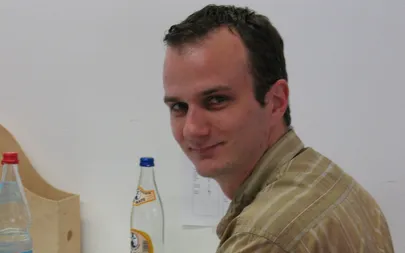 Florian im zeros+ones Büro 2007