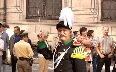 Ehrenfried Schütz als Dirigent beim Schützenumzug des Oktoberfests
