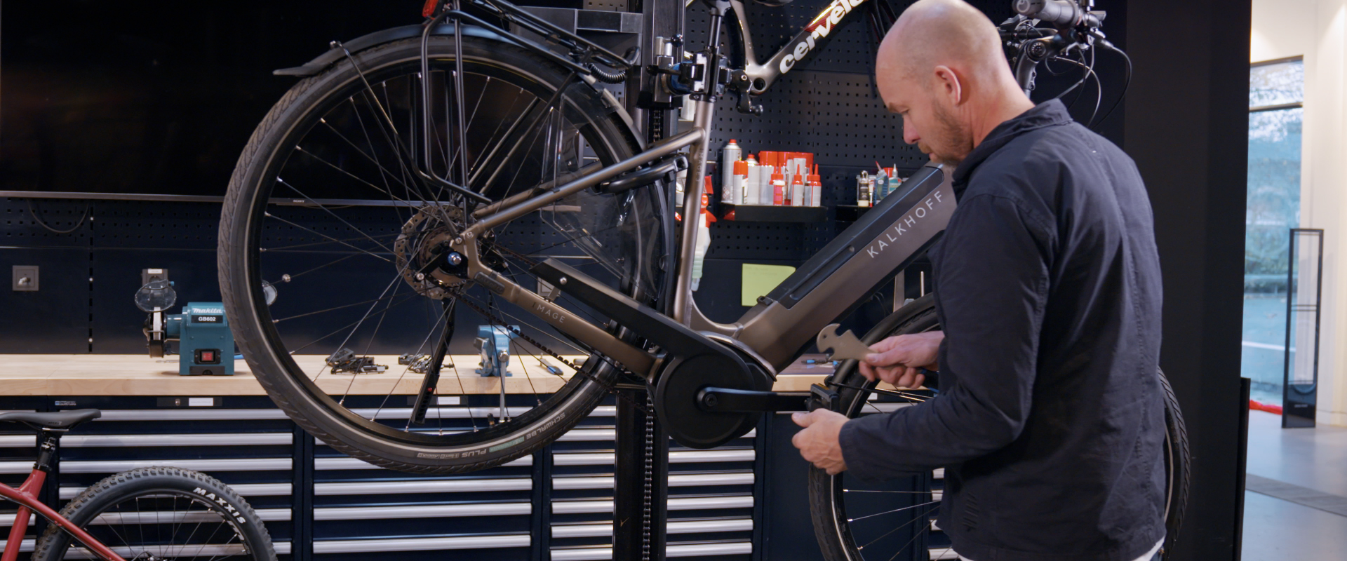 Watch That Manual | How to replace bicycle pedals?