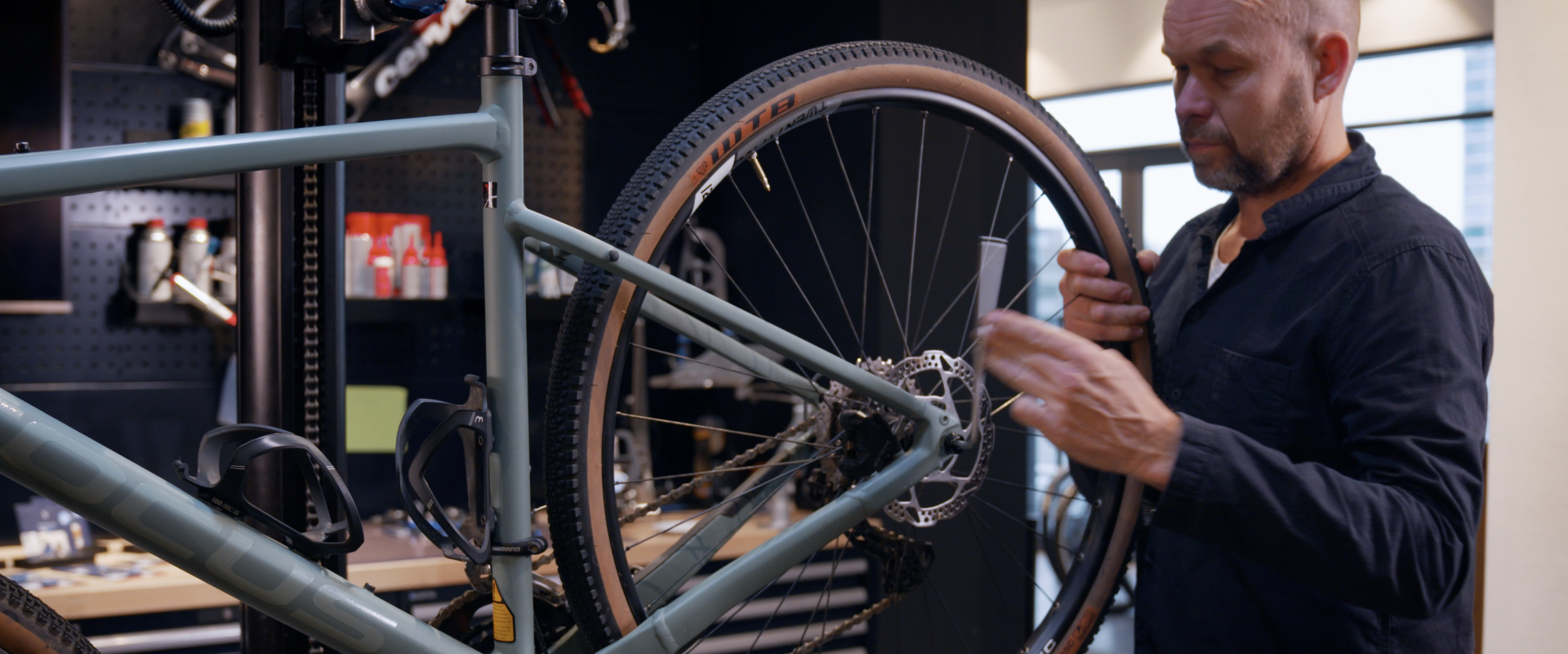 Watch That Manual | How to replace disc brake pads?