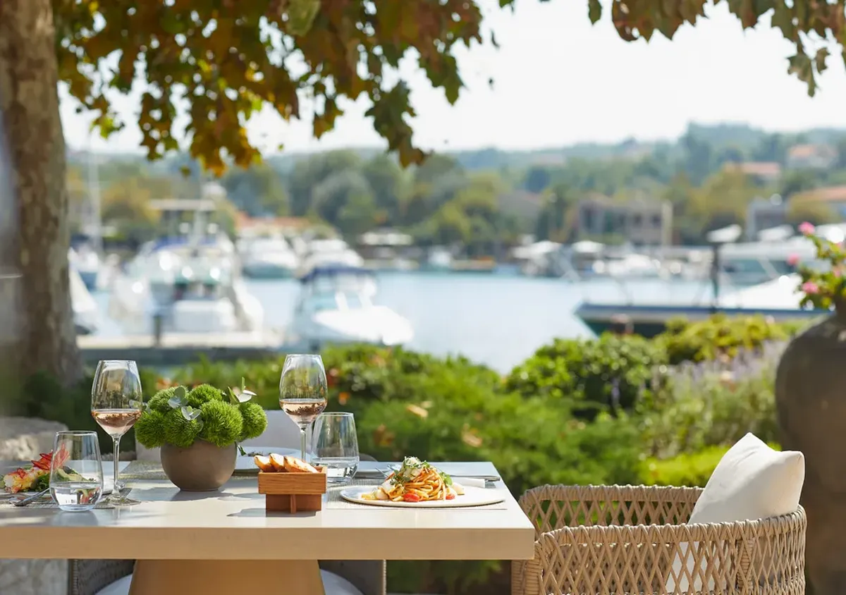 Restaurant Water Sani Asterias