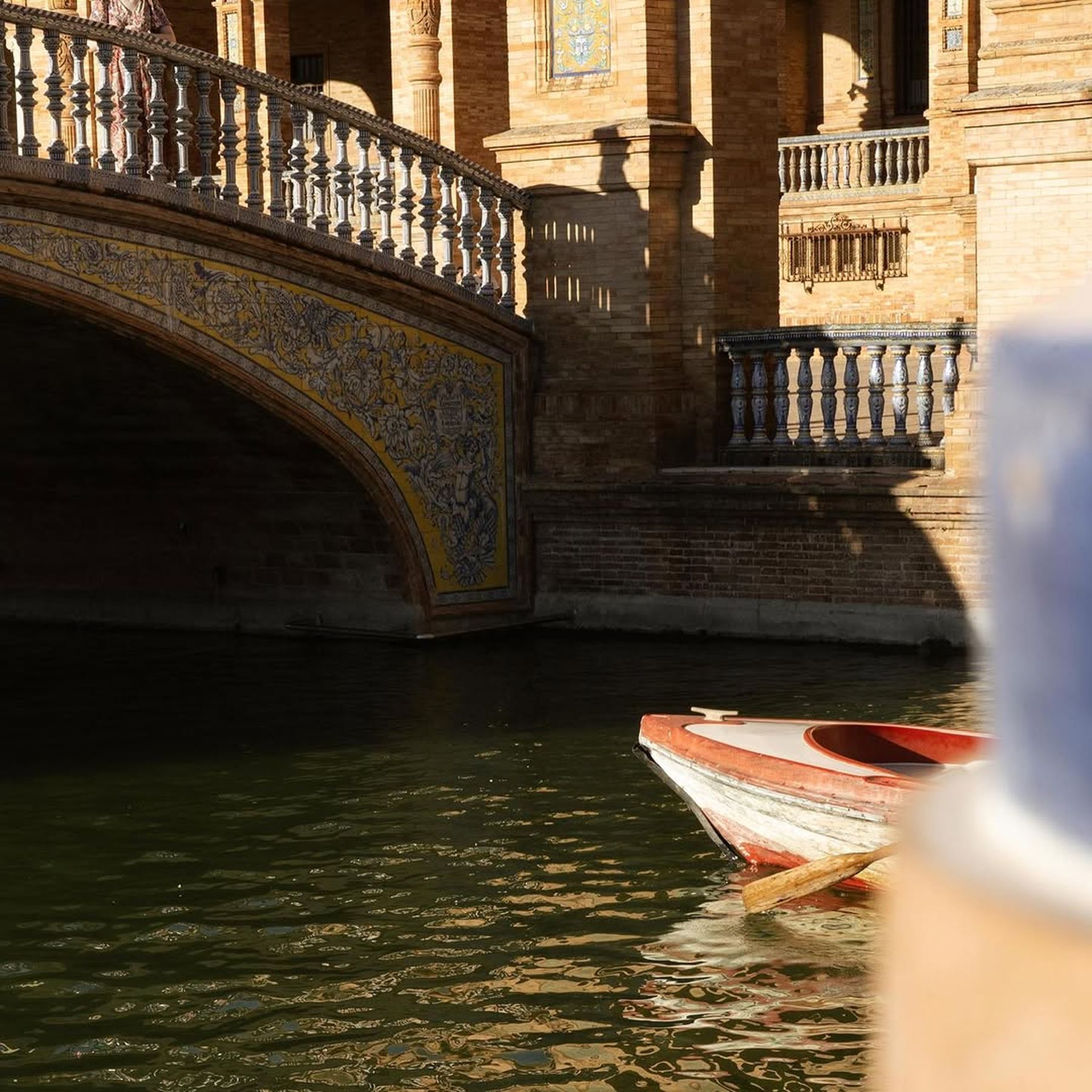 Exclusieve reiservaring met een romantische boottocht langs Sevilla’s iconische bruggen | Senses