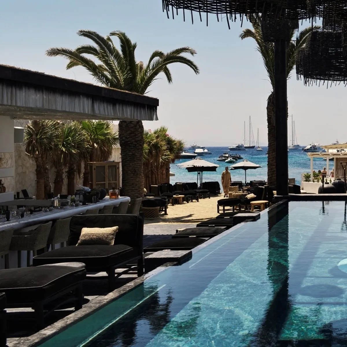 O Bar's Hotel Myconian O