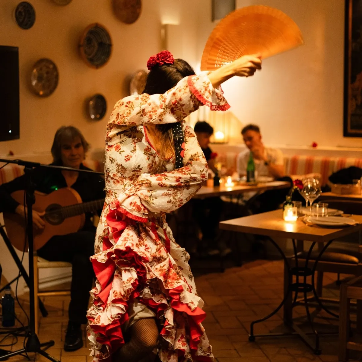 Live entertainment El pimpi Nobu hotel marbella