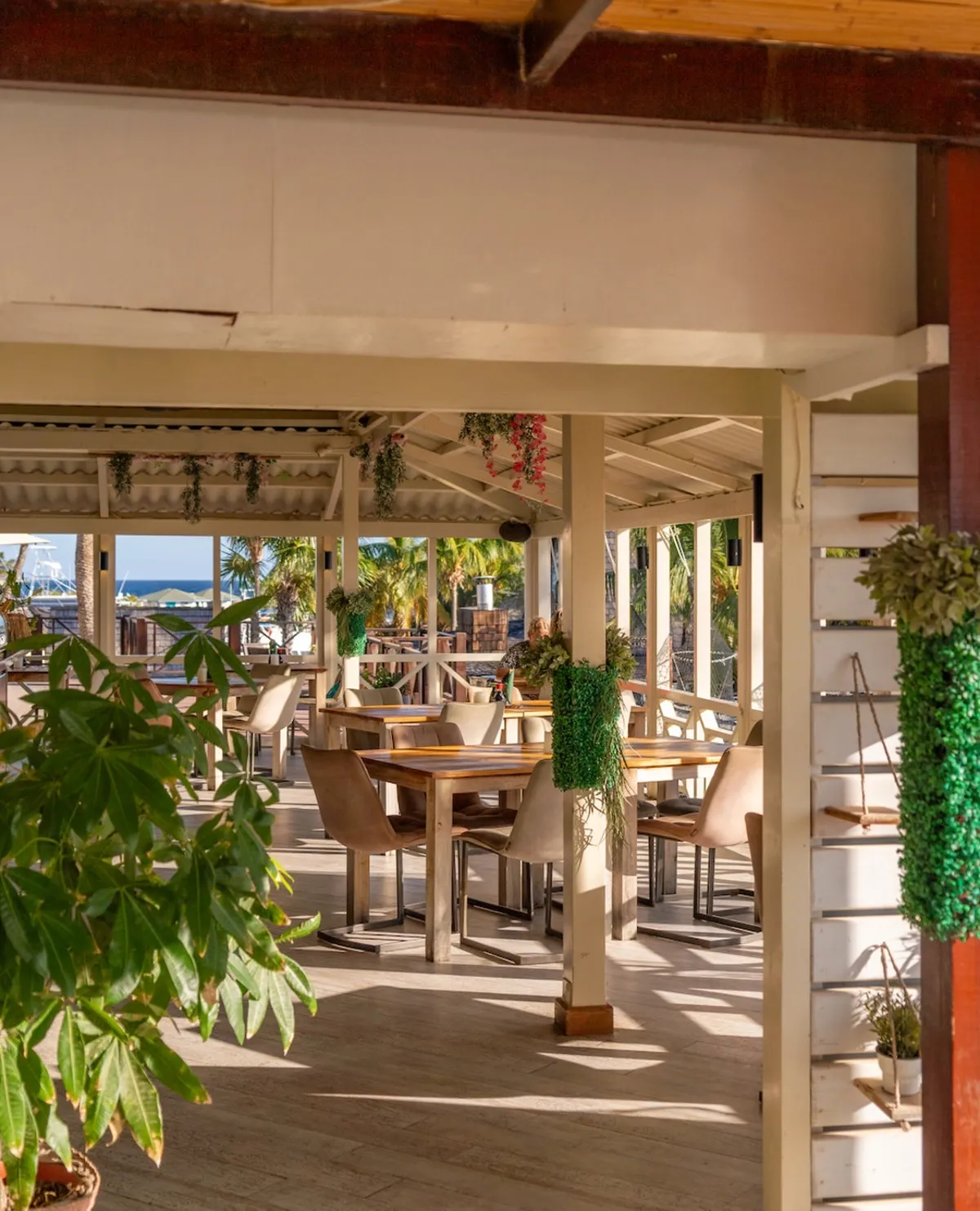 Restaurant Nemo Lions Dive Beach Resort