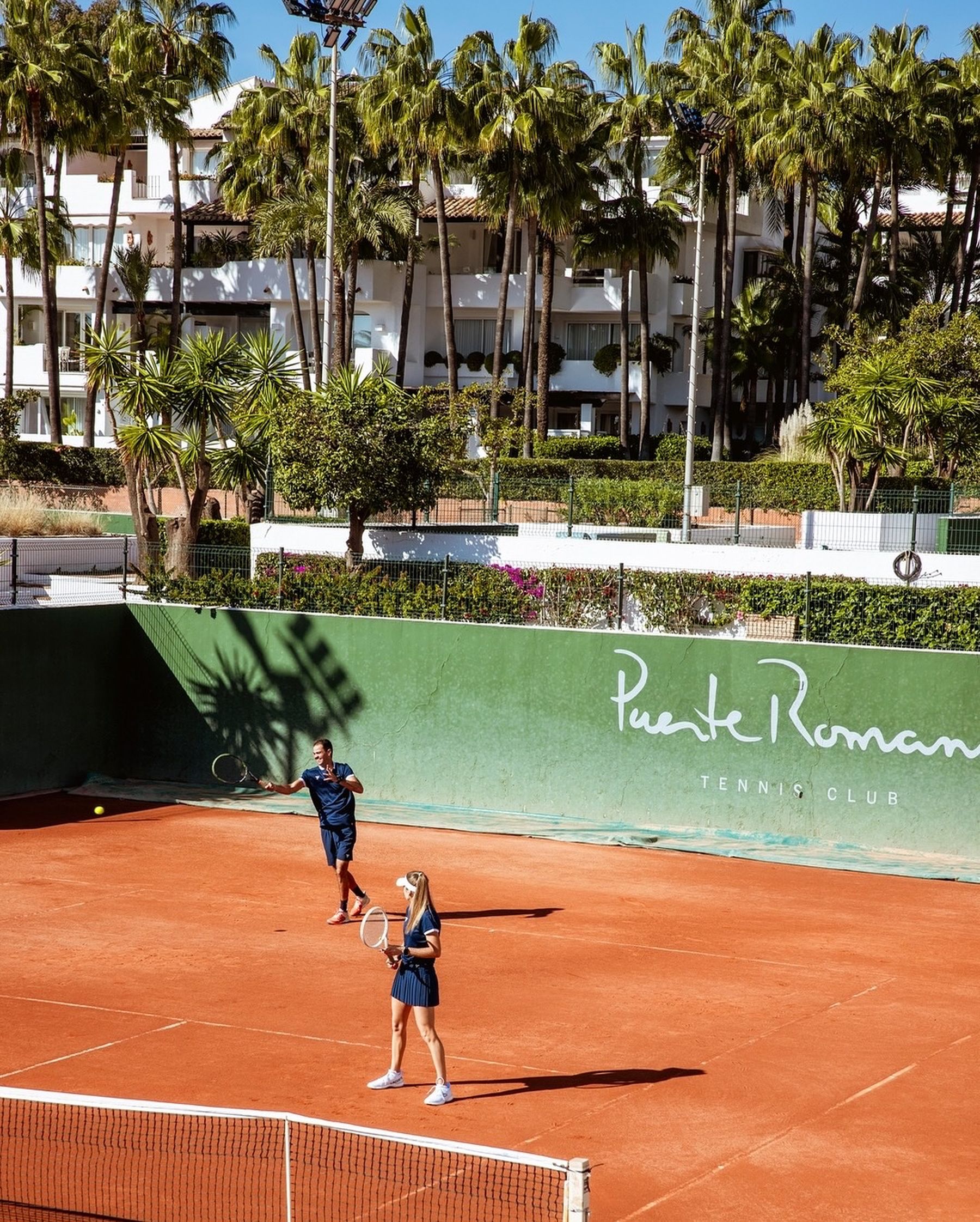 Ontdek een luxe vakantie in Marbella, met toegang tot iconische tennisfaciliteiten bij Puerto Romano | Senses