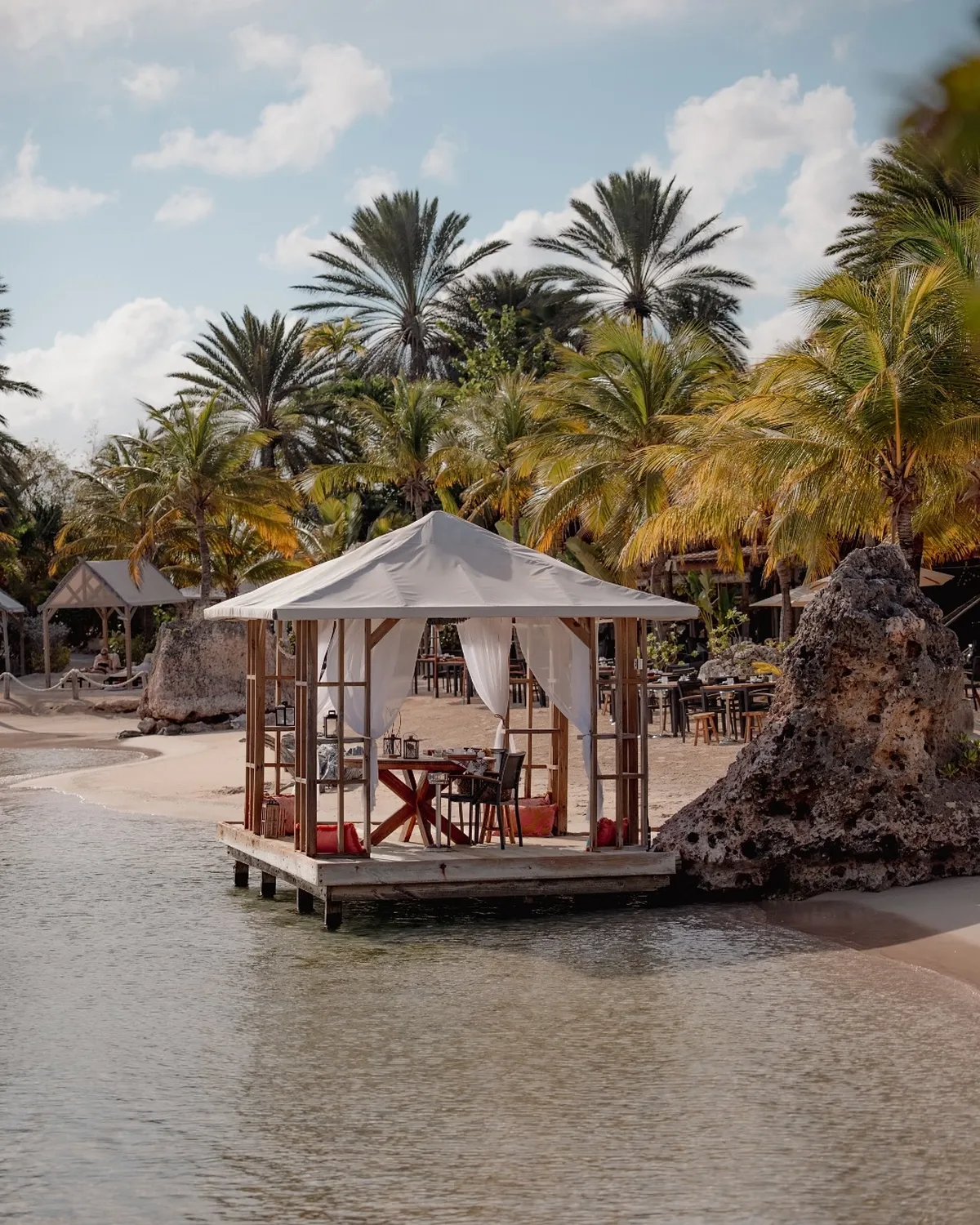 Culinary Beach Restaurant Baoase Luxury Resort