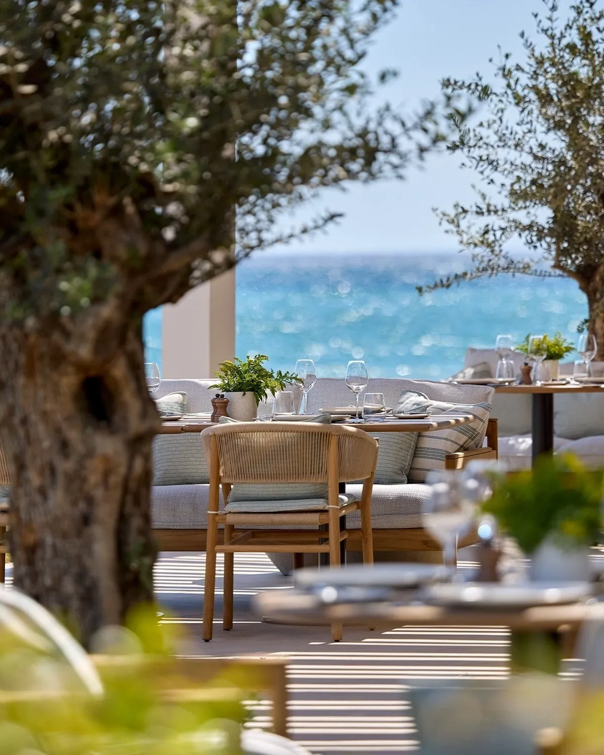 Outdoor restaurant Seasons Ikos Andalusia