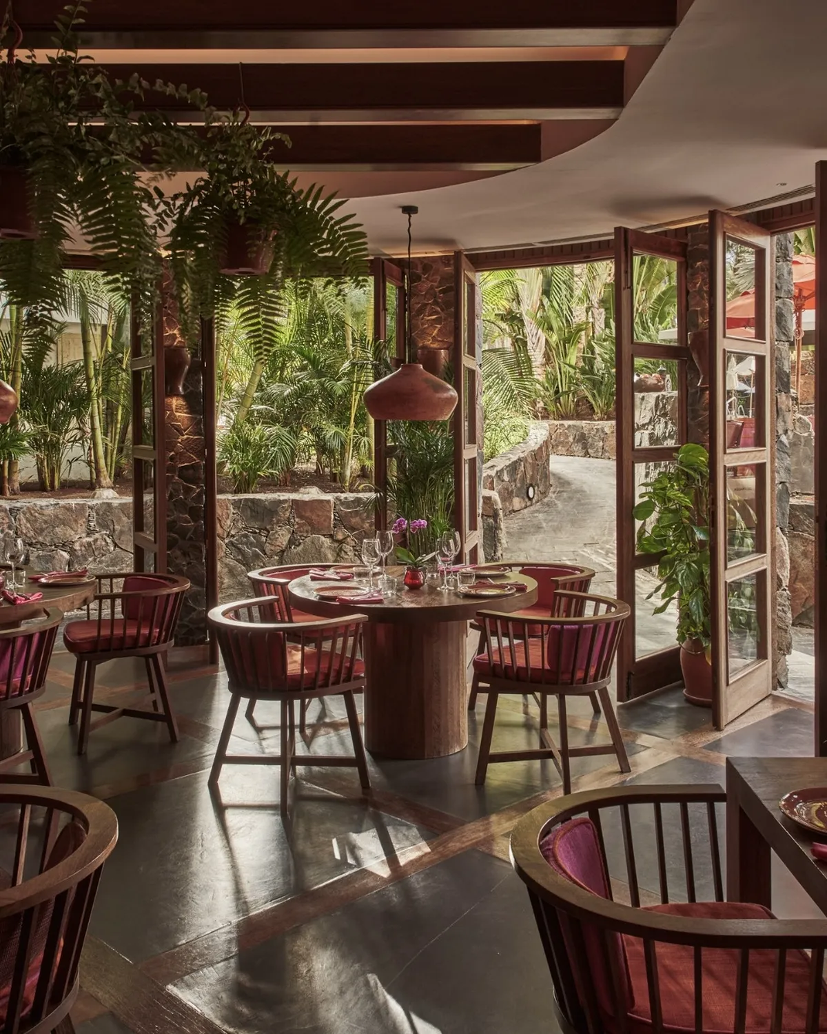 Cross-Dining Seaside Grand Hotel Residencia